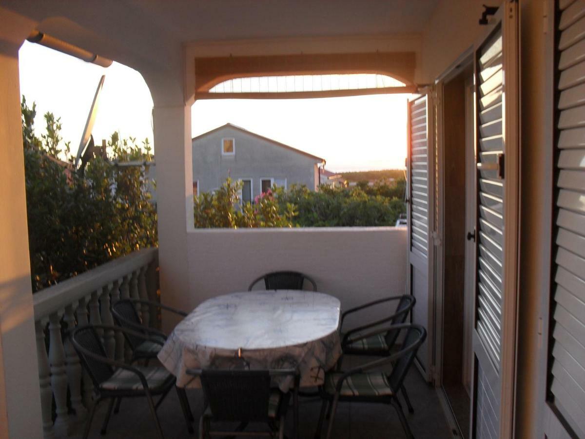 Apartment Zdenka Povljana Εξωτερικό φωτογραφία