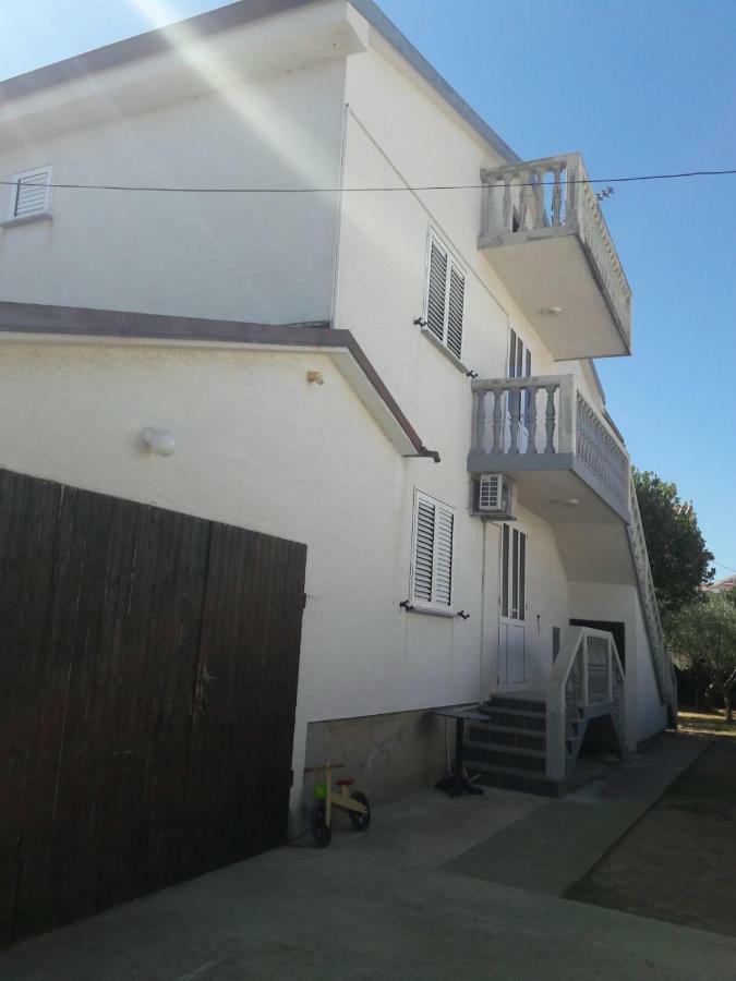 Apartment Zdenka Povljana Εξωτερικό φωτογραφία